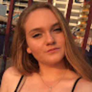 Meet your Posher, Chloe